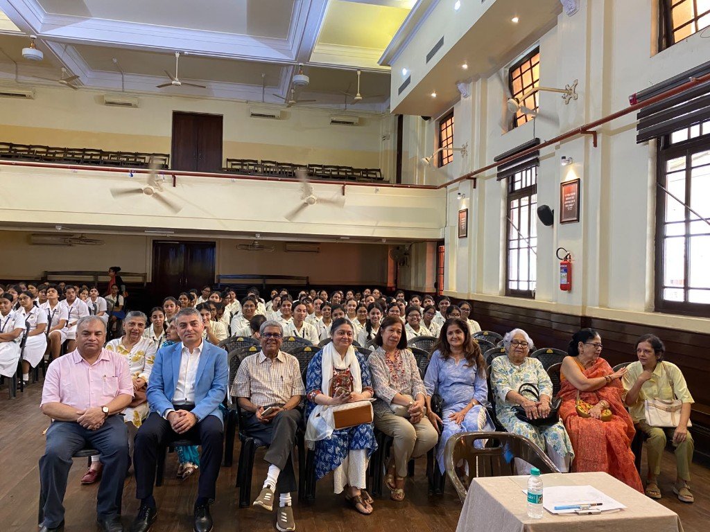 Loreto House Alumni Association Debate — Calcutta Debating Circle